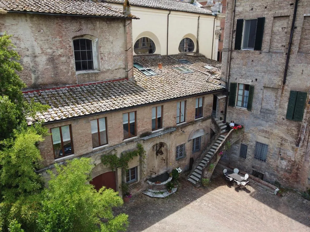 B&B Palazzo Bruchi Siena Bed & Breakfast